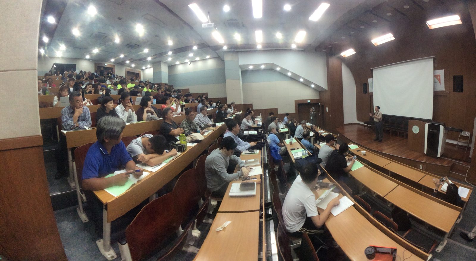 The hall in Konkuk's Life Science Building, October 5.